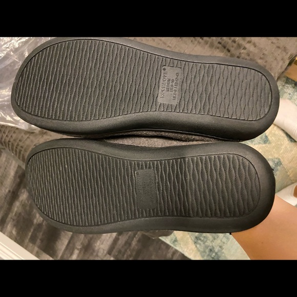 Slippers - Picture 3 of 6